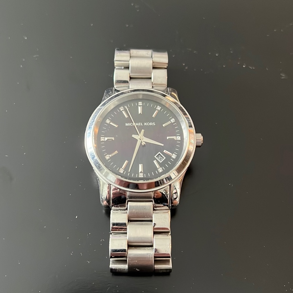 Michael Kors MK-5302 Stainless Steel Band Watch
